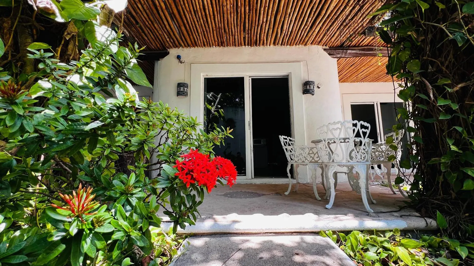 Mayan Art Hotel 10 Avenue Playa del Carmen Mexico